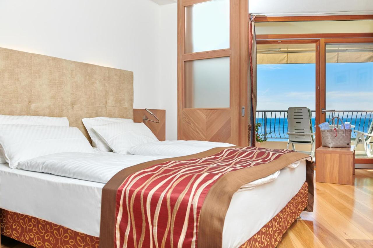 Junior Suite Internal Whirlpool Lake View