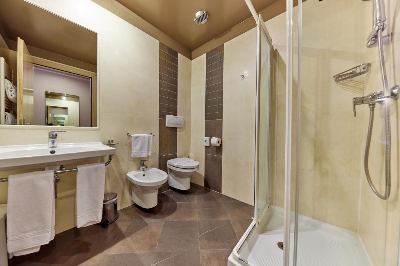 Deluxe Double or Twin Room Lake View