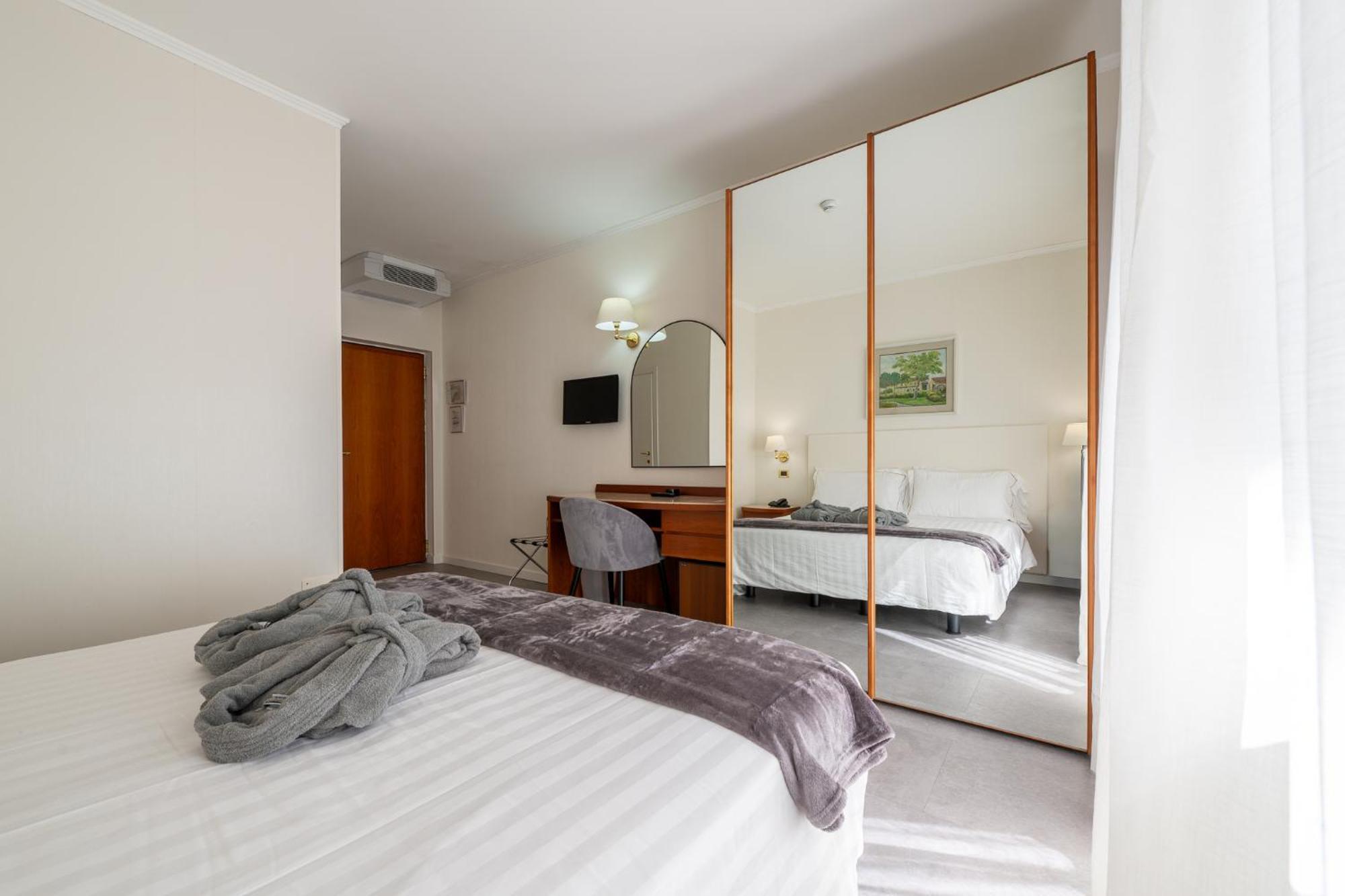 Double or Twin Room Pool View