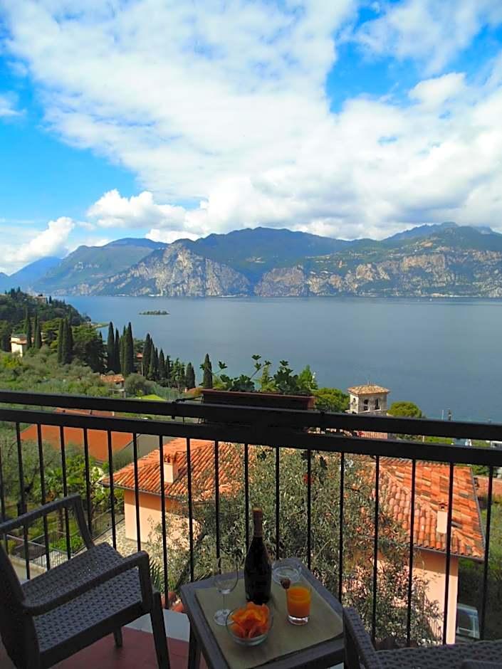 Double Room Private External Bathroom Balcony Lake View