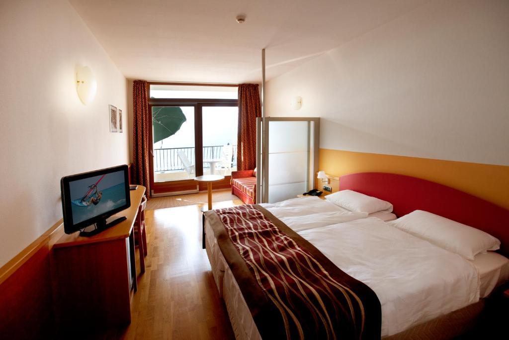 Superior Double Balcony Lake View