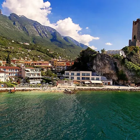 Hotel Castello Lake Front-2
